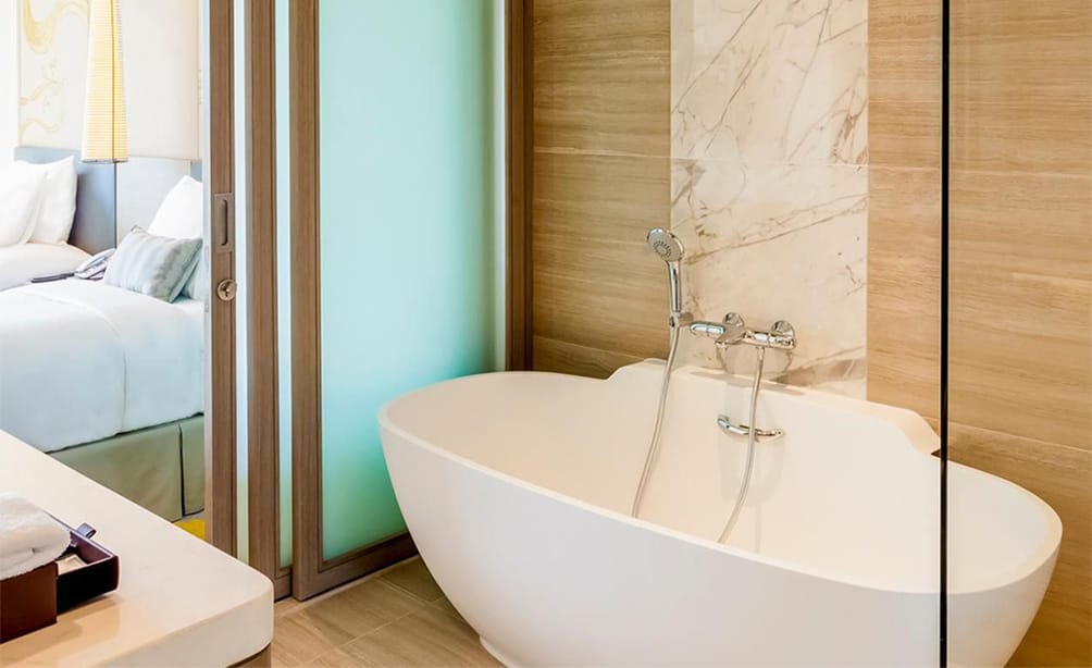 1004x614 Crowne Plaza Hotel